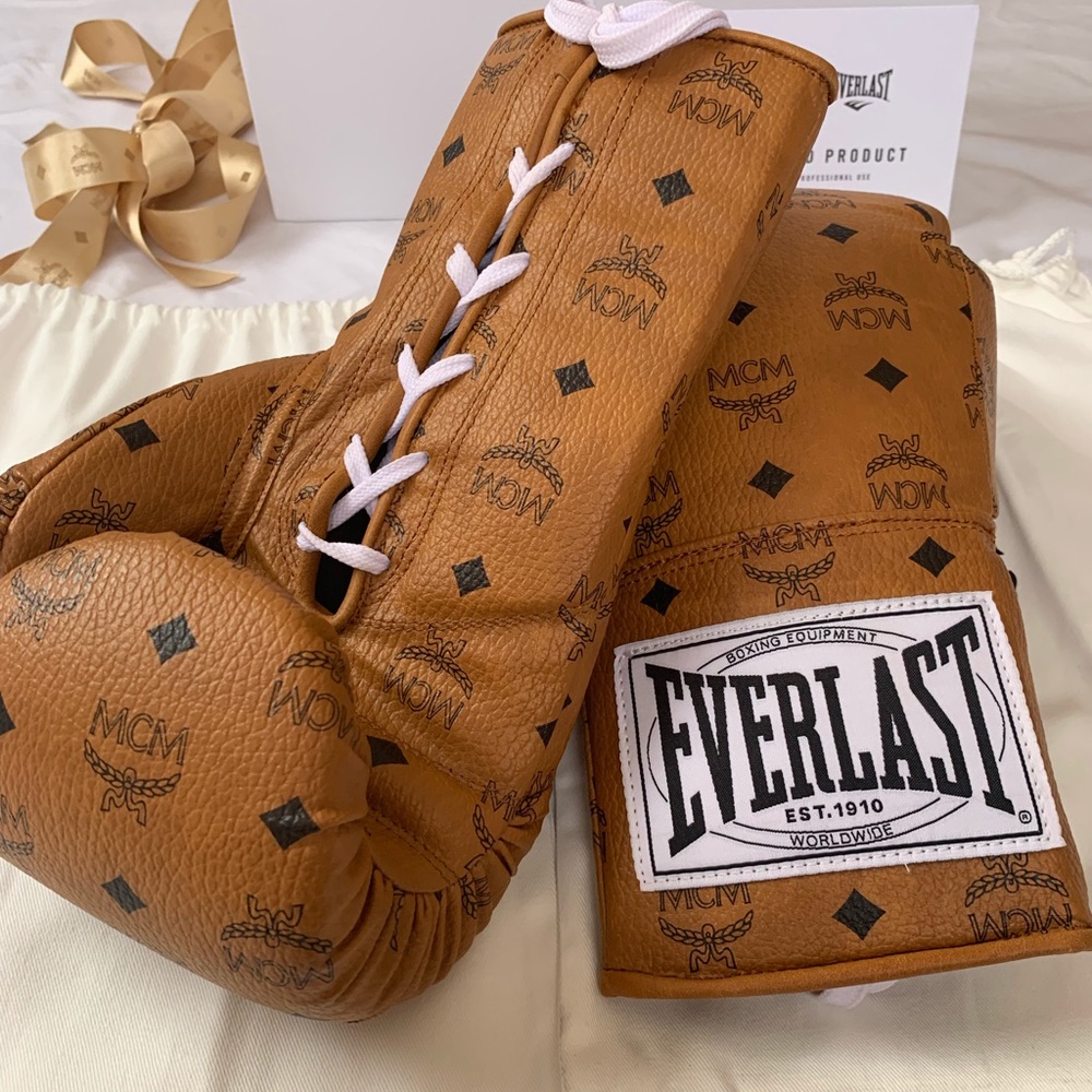 MCM Lace Visetos Coated Canvas Boxing Glov… - Picture 2 of 8